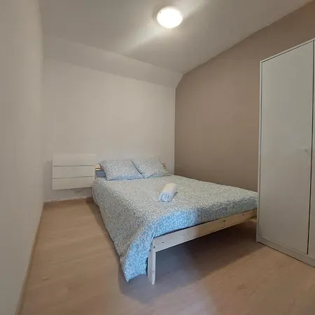 Studio Des Remparts - Centre-Ville De Blaye - Chelona'Loc شقة بلايي