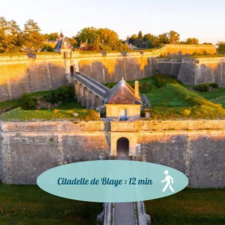 Studio Des Remparts - Centre-Ville De Blaye - Chelona'Loc *